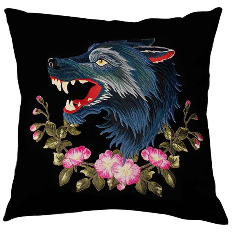 

Декоративная подушка с вышивкой Стиль Gucci Wolf Black