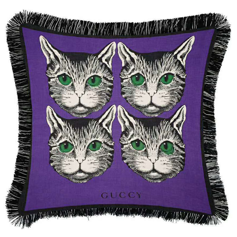 

Декоративная подушка с вышивкой Cтиль Gucci Four Cats Violet
