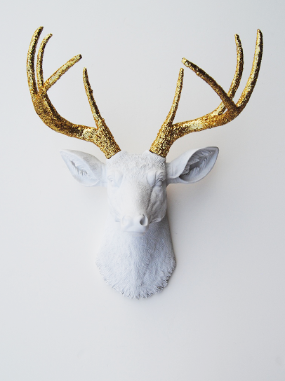 

Голова оленя - Белая / золотые рога