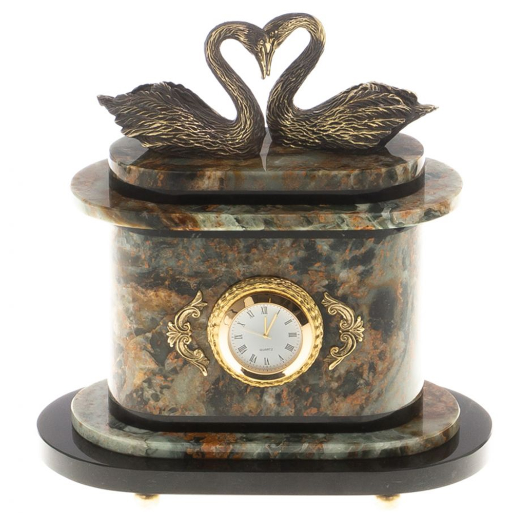 

Часы настольные из натурального камня Офиокальцит с декором в виде двух лебедей Swans Stone Clock