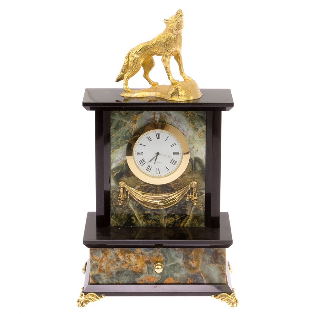 

Часы настольные с декором в виде волка из натурального камня Офиокальцит Wolf Stone Clock