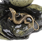 Шар с декором в виде бронзовой ящерицы на подставке из натурального камня Змеевик Natural Stone Spheres 10 см варинант исполнения - 1 | Loft Concept в Москве