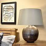 Настольная лампа с круглым фарфоровым основанием ручной работы с покрытием глазурью и белым абажуром из искусственного шелка Elstead Lighting варинант исполнения - 2 | Loft Concept в Москве