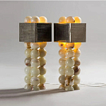 Настольная лампа с основанием из 24 выточенных сферических камней Through Stone варинант исполнения - 2 | Loft Concept в Москве