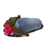 Подушка из джинсовой одежды и вязания Heart&Brain варинант исполнения - 2 | Loft Concept в Москве