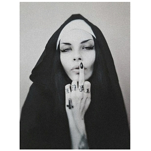 Постер Черно-Белый Nun I