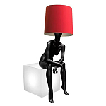 Лампа MANNEQUIN LAMP с абажуром девушка на кресле варинант исполнения - 2 | Loft Concept в Москве