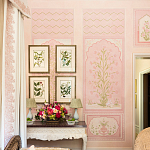 Обои ручная роспись Jharokha Arches Original colourway on pink painted Xuan paper варинант исполнения - 1 | Loft Concept в Москве