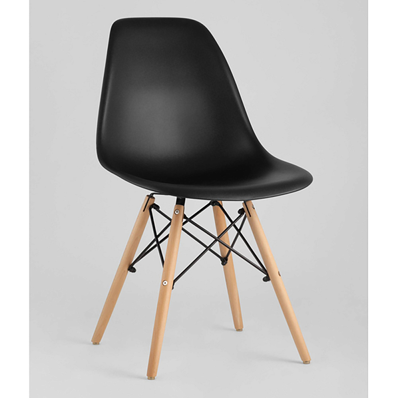 Пластиковый стул на ножках из массива бука Eames Black Черный Древесина в Москве | Loft Concept 