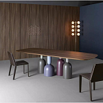 Обеденный стол деревянный с разноцветными фигурными ножками Cop варинант исполнения - 2 | Loft Concept в Москве