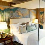 Обои ручная роспись Bamboo River Blossom Original colourway on Deep Rich Gold gilded paper with pearlescent antiquing варинант исполнения - 4 | Loft Concept в Москве