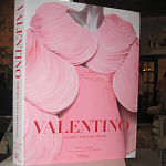 Подарочная Книга Valentino: Themes and Variations варинант исполнения - 3 | Loft Concept в Москве