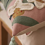 Подушка с цветочным принтом и кисточками Blooming Elegance Daisy варинант исполнения - 7 | Loft Concept в Москве