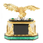 Часы настольные из натурального камня Малахит с декором в виде орла в подарочной коробке Eagle Stone Clock варинант исполнения - 4 | Loft Concept в Москве