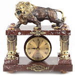 Часы настольные из креноида и бронзы с декором в виде льва Lion Stone Clock варинант исполнения - 1 | Loft Concept в Москве