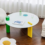 Дизайнерский журнальный стол с круглой белой столешницей на 3-х геометрических ножках Tajefox варинант исполнения - 1 | Loft Concept в Москве