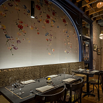 Обои ручная роспись Falling Flowers Standard colourway on Pale Grey dyed silk варинант исполнения - 2 | Loft Concept в Москве