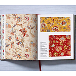 Подарочная  Книга для дизайнеров The Book of Printed Fabrics. 16th - today XXL варинант исполнения - 7 | Loft Concept в Москве