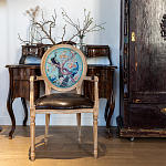 Полукресло из массива бука с сиденьем из экокожи и цветочным принтом на спинке Chinoiserie Garden Chair варинант исполнения - 6 | Loft Concept в Москве