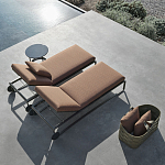 Шезлонг на металлическом каркасе с регулируемой спинкой GUELL Sunbed варинант исполнения - 2 | Loft Concept в Москве