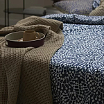 Постельное белье темно-синего цвета с рисунком Blossom Essence Sophie варинант исполнения - 7 | Loft Concept в Москве