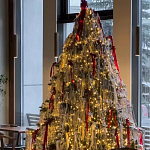 Комплект Новогодней Елки вместе с серебряной мишурой и красными лентами варинант исполнения - 2 | Loft Concept в Москве