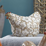 Статуэтка курица с резными белыми цветами на бежевой фактурной поверхности Rustic Chicken варинант исполнения - 3 | Loft Concept в Москве