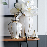 Ваза с золотыми полосами на белом фоне Chinoiserie Ceramics варинант исполнения - 2 | Loft Concept в Москве