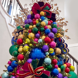 Дизайнерская Елка с Разноцветными шарами Christmas tree colorful balls