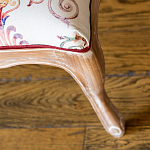 Банкетка из массива бука бежевая с растительным орнаментом Raffael Beige Floral Banquette варинант исполнения - 3 | Loft Concept в Москве