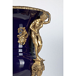 Ваза темно-синего цвета из фарфора с бронзовыми ручками в виде фигур Eden Garden porcelain and bronze варинант исполнения - 5 | Loft Concept в Москве