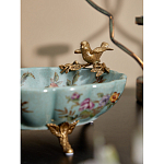 Блюдо из голубого фарфора с бронзовой птичкой Blue Garden варинант исполнения - 6 | Loft Concept в Москве