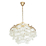 Люстра подвесная с белыми перламутровыми подвесками и изогнутыми золотистыми элементами Диаметр 60 см SHELL Chandelier варинант исполнения - 1 | Loft Concept в Москве