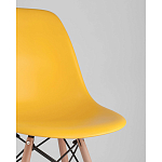 Пластиковый стул на ножках из массива бука Eames Yellow варинант исполнения - 2 | Loft Concept в Москве