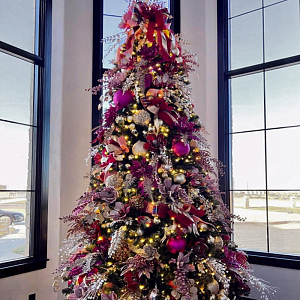 Дизайнерская Елка Премиум украшенная Лиловым Декором Christmas Tree Lilac Premium