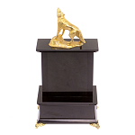 Часы настольные с декором в виде волка из натурального камня Офиокальцит Wolf Stone Clock варинант исполнения - 4 | Loft Concept в Москве