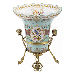 Ваза из голубого фарфора с рисунком птиц и цветов и декоративными элементами Blue Garden варинант исполнения - 1 | Loft Concept в Москве