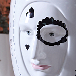 Ваза с декоративными лицами и графическими элементами в виде сердец и символов Faces of Imagination варинант исполнения - 6 | Loft Concept в Москве