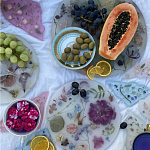 Круглый поднос из эпоксидной смолы с цветами белый Epoxy Resin Flowers Tray White варинант исполнения - 3 | Loft Concept в Москве