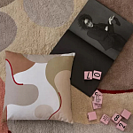 Подушка декоративная хлопковая бежевого цвета с абстрактным принтом Elysian Flow Sand варинант исполнения - 5 | Loft Concept в Москве