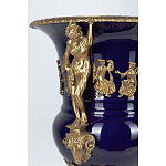 Ваза темно-синего цвета из фарфора с бронзовыми ручками в виде фигур Eden Garden porcelain and bronze варинант исполнения - 6 | Loft Concept в Москве