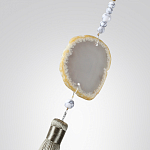 Подвесной светильник с шарообразным плафоном из белого стекла с подвеской из камня и кисточкой Agatelle варинант исполнения - 7 | Loft Concept в Москве