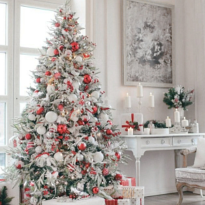Дизайнерская Елка с Новогодним Декором Снежные Ягоды Christmas tree Snow Berries