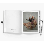 Подарочное издание про феминизм в моде Марии Грации Кьюри Her Dior Maria Grazia Chiuris New Voice варинант исполнения - 3 | Loft Concept в Москве