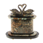 Часы настольные из натурального камня с декором в виде двух лебедей Swans Stone Clock варинант исполнения - 3 | Loft Concept в Москве