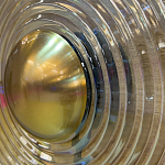 Бра с круглым рифленым плафоном янтарного цвета Savio Glass Disc Light варинант исполнения - 1 | Loft Concept в Москве