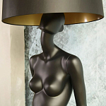 Лампа MANNEQUIN LAMP с абажуром модельный позинг варинант исполнения - 4 | Loft Concept в Москве
