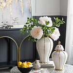 Ваза белая с крышкой и золотистыми вертикальными полосками Chinoiserie Ceramics варинант исполнения - 2 | Loft Concept в Москве