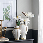 Ваза белая с крышкой и золотистыми вертикальными полосками Chinoiserie Ceramics варинант исполнения - 1 | Loft Concept в Москве