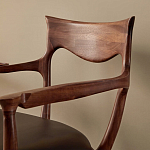 Кушетка с деревянным каркасом и сиденьем из коричневой натуральной кожи Moon Walnut Furniture варинант исполнения - 3 | Loft Concept в Москве